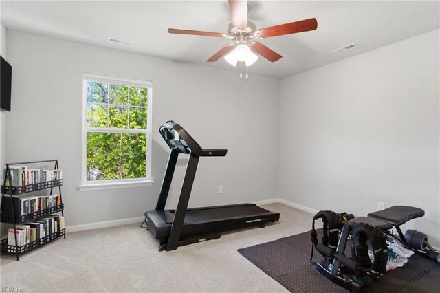 941 Michael DR, Chesapeake, VA 23323