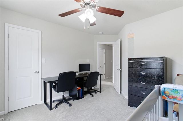 941 Michael DR, Chesapeake, VA 23323