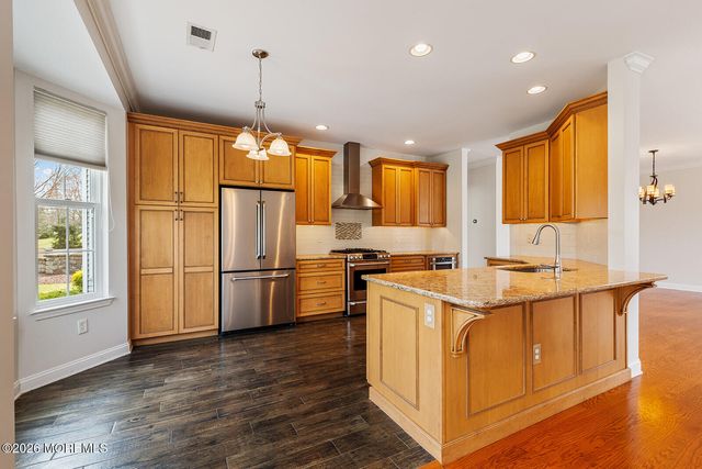 1 Colonial Way, Allentown, NJ 08501