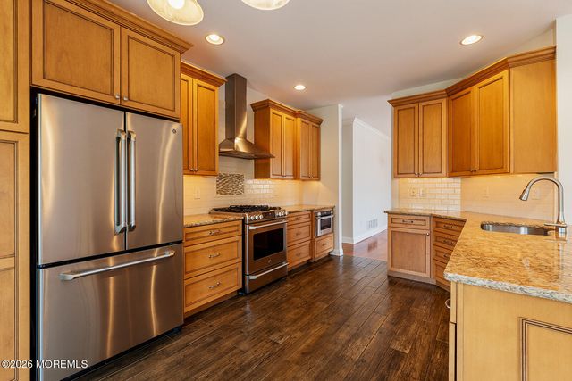 1 Colonial Way, Allentown, NJ 08501