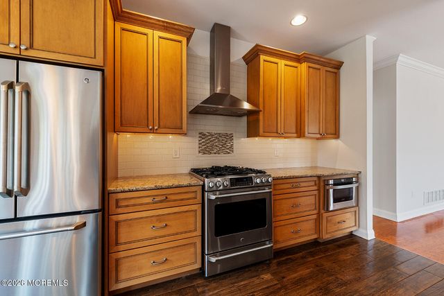 1 Colonial Way, Allentown, NJ 08501