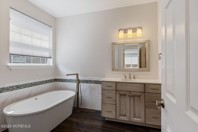 1 Colonial Way, Allentown, NJ 08501