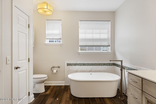 1 Colonial Way, Allentown, NJ 08501