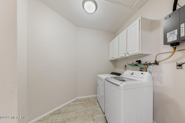 1 Colonial Way, Allentown, NJ 08501