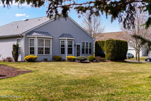 1 Colonial Way, Allentown, NJ 08501