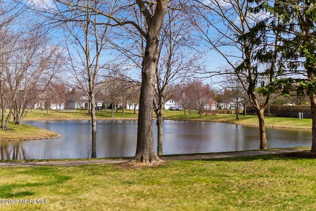 1 Colonial Way, Allentown, NJ 08501