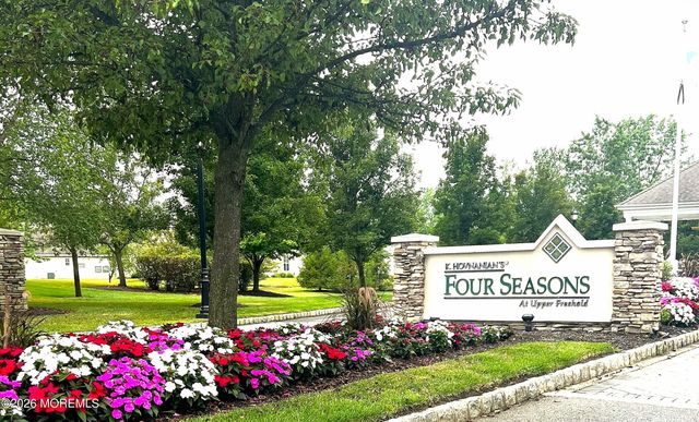 1 Colonial Way, Allentown, NJ 08501