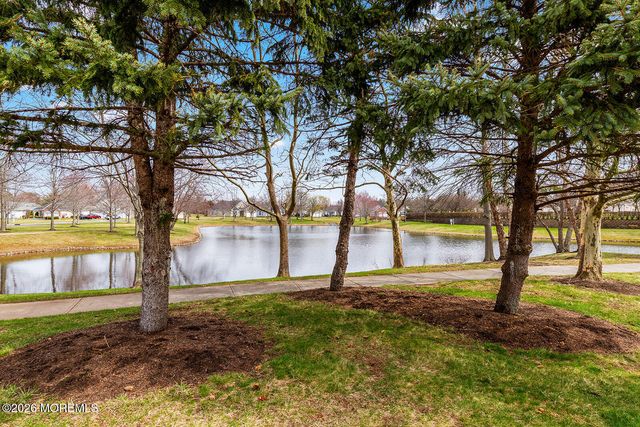 1 Colonial Way, Allentown, NJ 08501