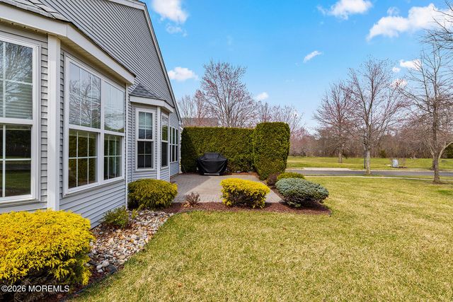 1 Colonial Way, Allentown, NJ 08501