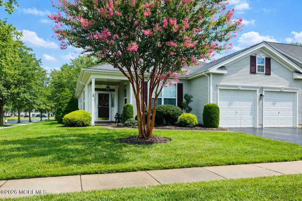 1 Colonial Way, Allentown, NJ 08501