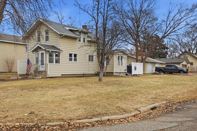 1128 8th Avenue SE, Saint Cloud, MN 56304