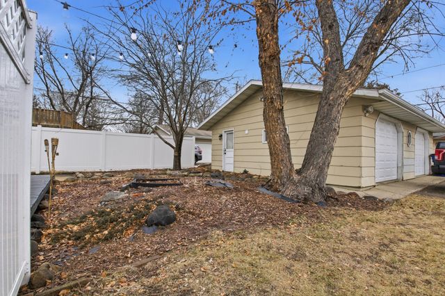 1128 8th Avenue SE, Saint Cloud, MN 56304