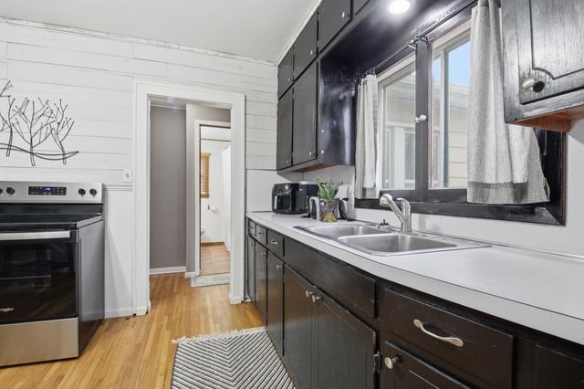 1128 8th Avenue SE, Saint Cloud, MN 56304