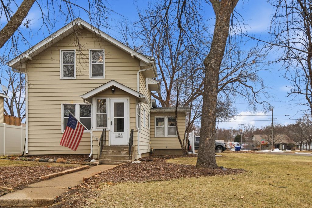 1128 8th Avenue SE, Saint Cloud, MN 56304