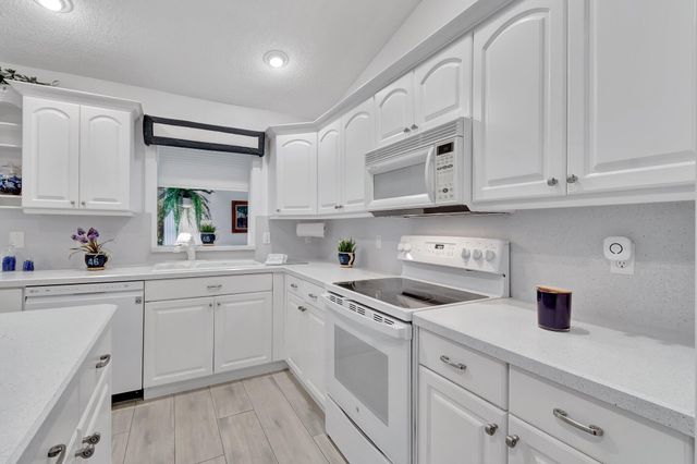 3140 NW 15th Street, Delray Beach, FL 33445