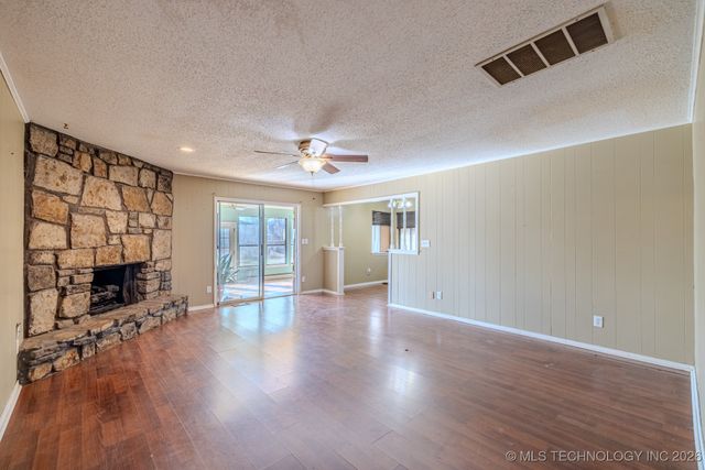 718 E Beaver Street, Jenks, OK 74037