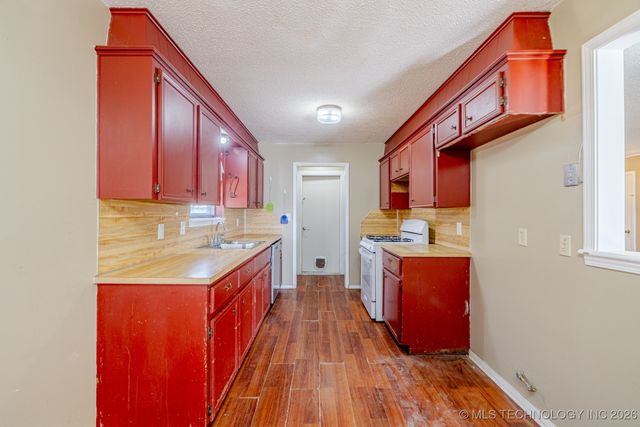 718 E Beaver Street, Jenks, OK 74037