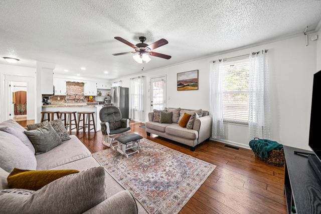 3324 Carrie Dr, Clarksville, TN 37042