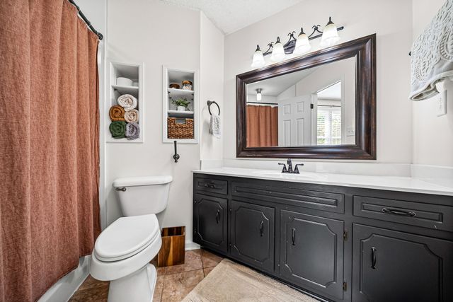 3324 Carrie Dr, Clarksville, TN 37042