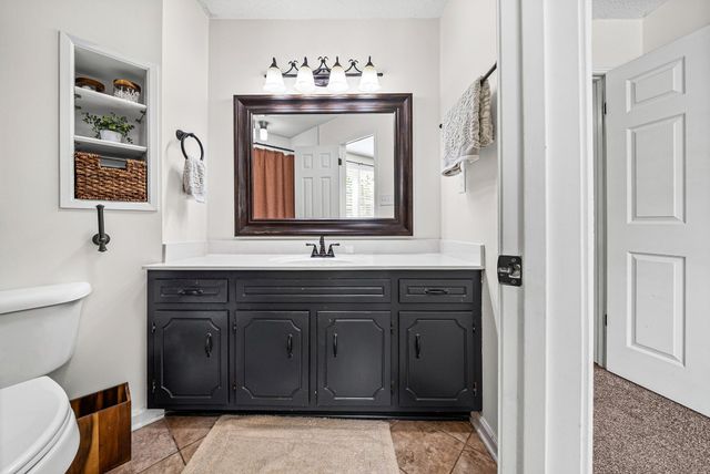 3324 Carrie Dr, Clarksville, TN 37042