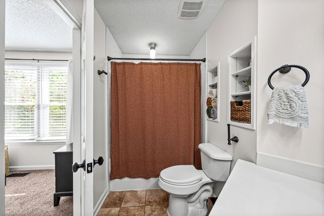 3324 Carrie Dr, Clarksville, TN 37042