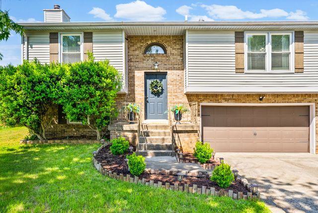 3324 Carrie Dr, Clarksville, TN 37042