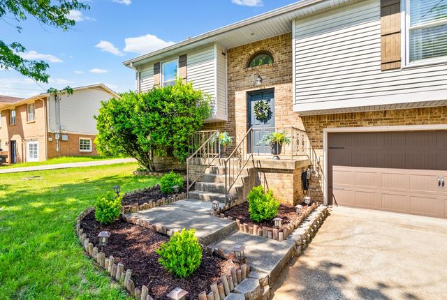 3324 Carrie Dr, Clarksville, TN 37042