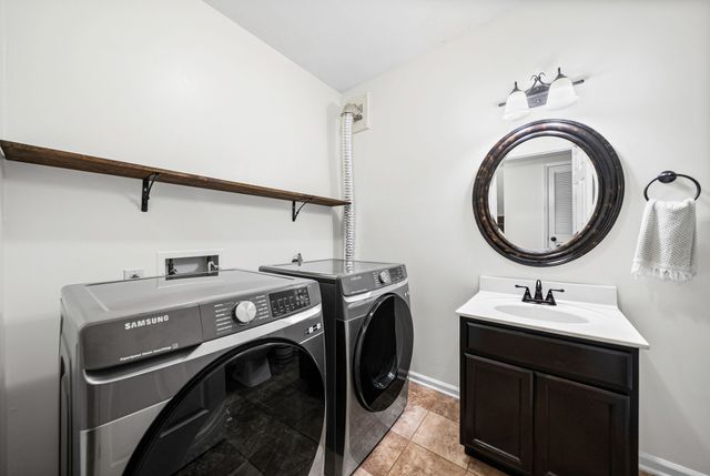 3324 Carrie Dr, Clarksville, TN 37042