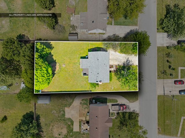 3324 Carrie Dr, Clarksville, TN 37042