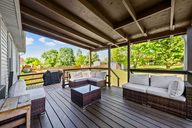 3324 Carrie Dr, Clarksville, TN 37042