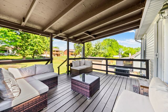 3324 Carrie Dr, Clarksville, TN 37042