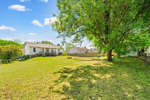 3324 Carrie Dr, Clarksville, TN 37042