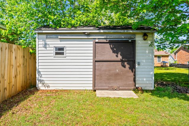 3324 Carrie Dr, Clarksville, TN 37042
