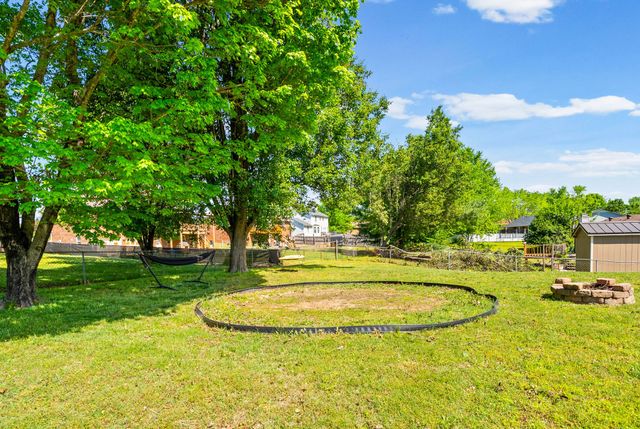 3324 Carrie Dr, Clarksville, TN 37042