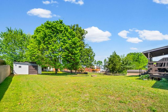 3324 Carrie Dr, Clarksville, TN 37042