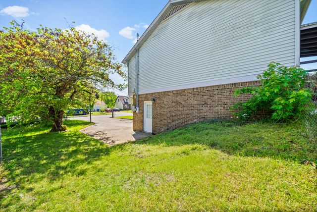 3324 Carrie Dr, Clarksville, TN 37042