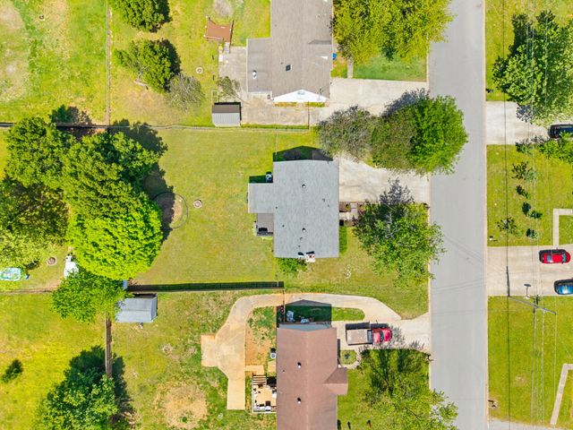 3324 Carrie Dr, Clarksville, TN 37042