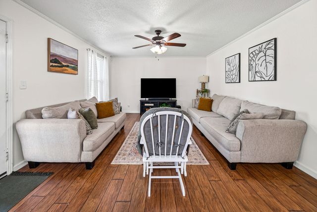 3324 Carrie Dr, Clarksville, TN 37042