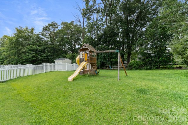 406 Courtland Court, Kannapolis, NC 28081