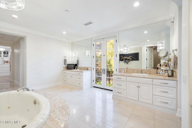 29475 Malibu View Court, Agoura Hills, CA 91301