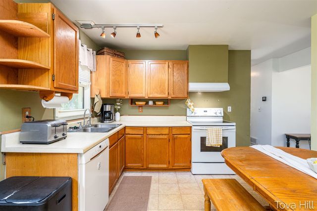 1111 Bretton Drive, Kalamazoo, MI 49006