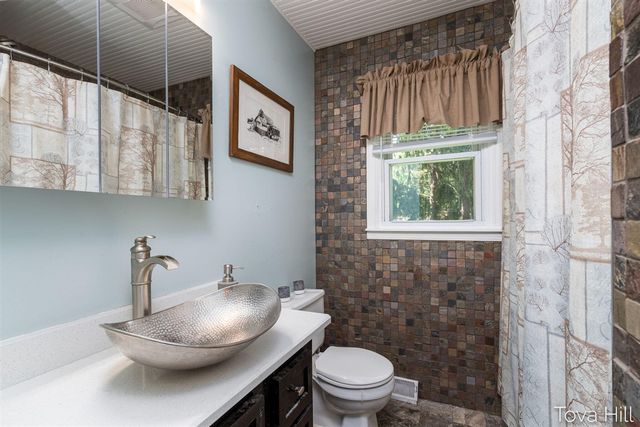 1111 Bretton Drive, Kalamazoo, MI 49006
