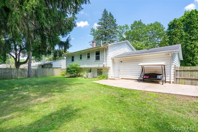 1111 Bretton Drive, Kalamazoo, MI 49006
