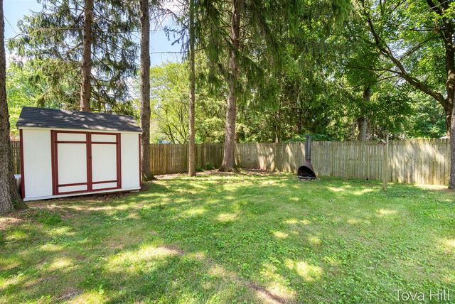 1111 Bretton Drive, Kalamazoo, MI 49006