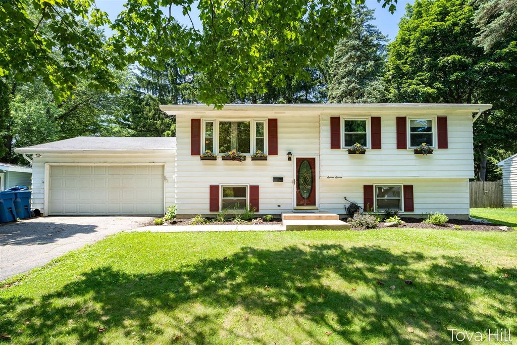 1111 Bretton Drive, Kalamazoo, MI 49006