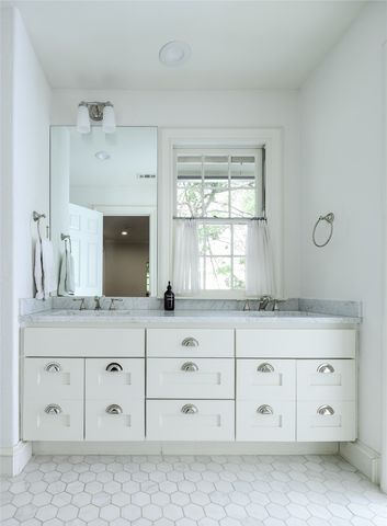 5460 Surrey Circle, Dallas, TX 75209