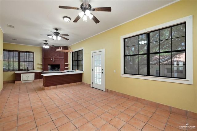 2400 Palm Hurst Drive, Palmhurst, TX 78573