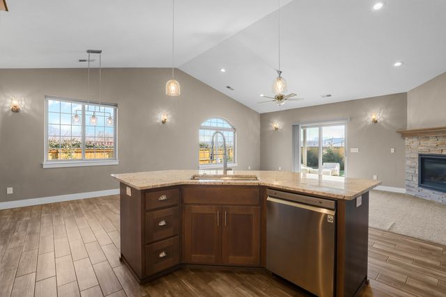 268 Oak Crest Way, Medford, OR 97501