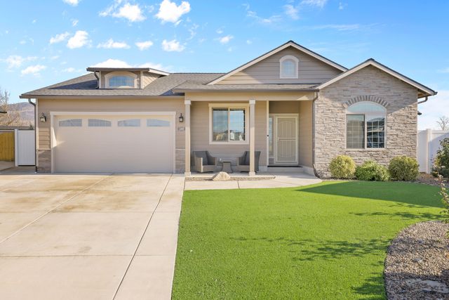 268 Oak Crest Way, Medford, OR 97501