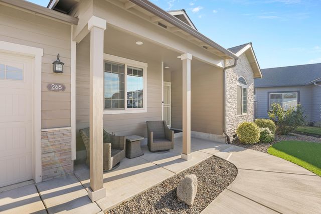 268 Oak Crest Way, Medford, OR 97501